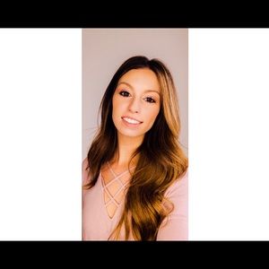 Meet your Posher, Elizabeth